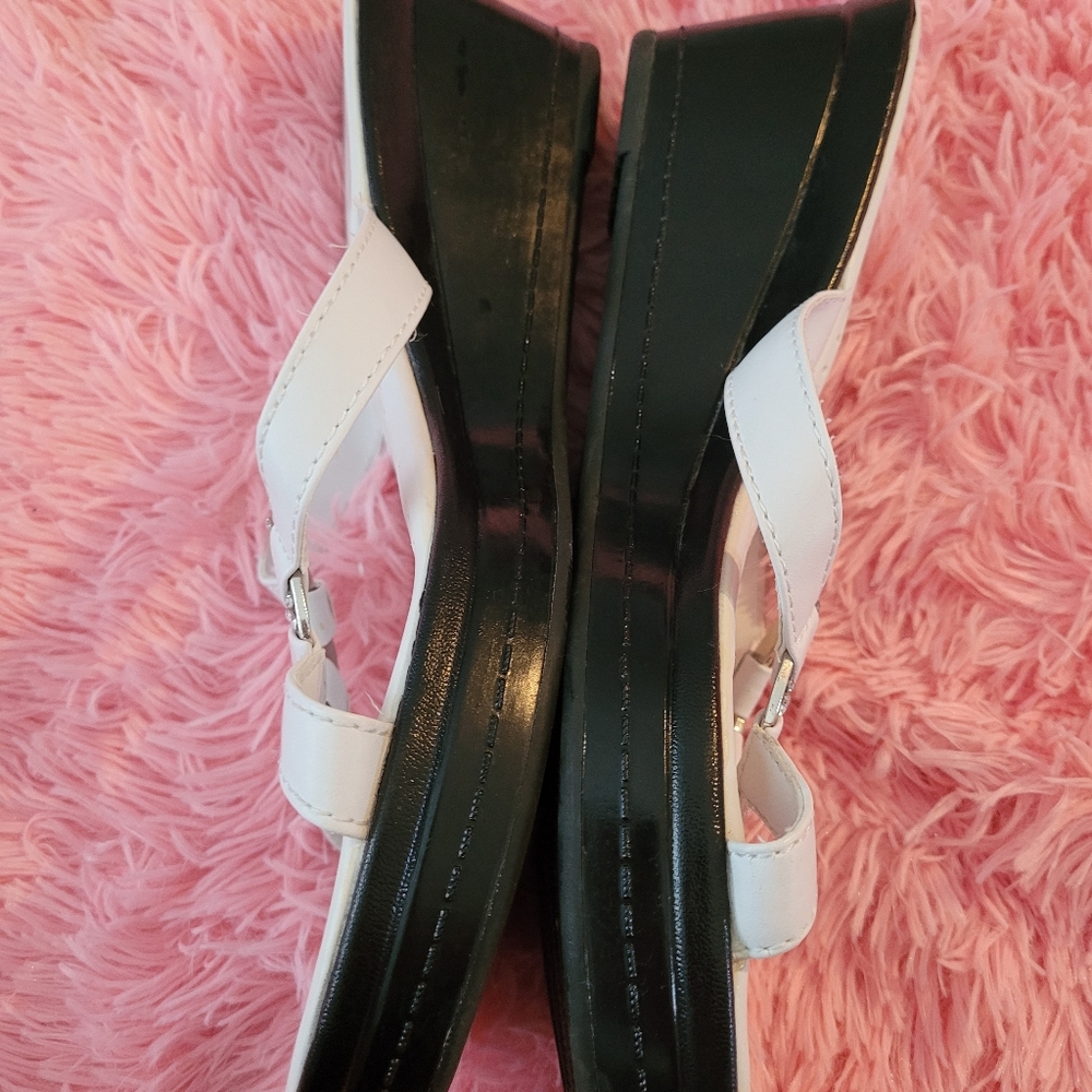 Sandals - Picture 5 of 7